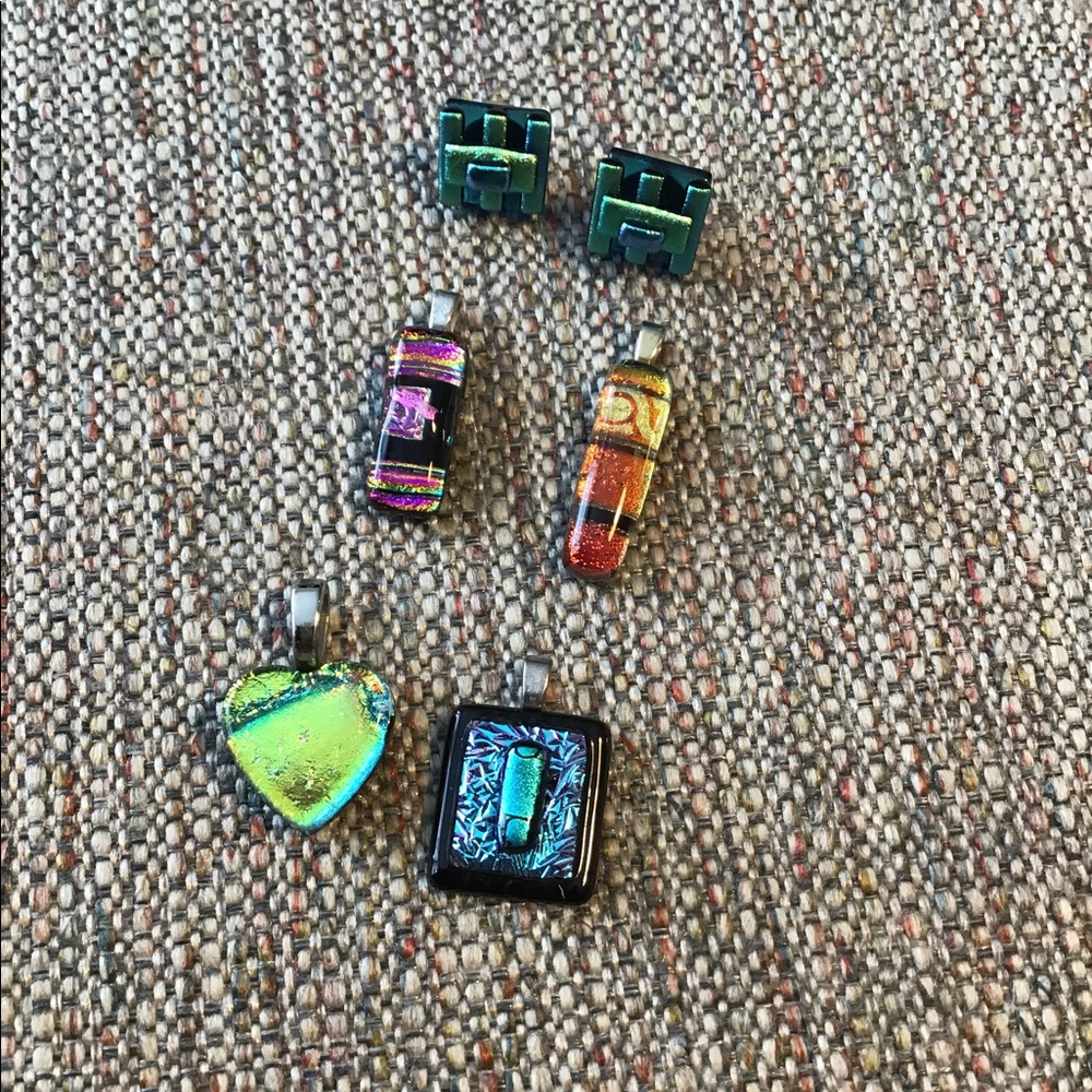 Necklace pendants & earrings